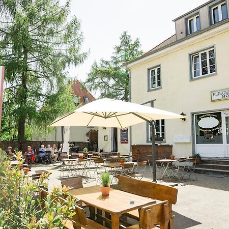 Fliegerhorst Hotel Дрезден Екстериор снимка