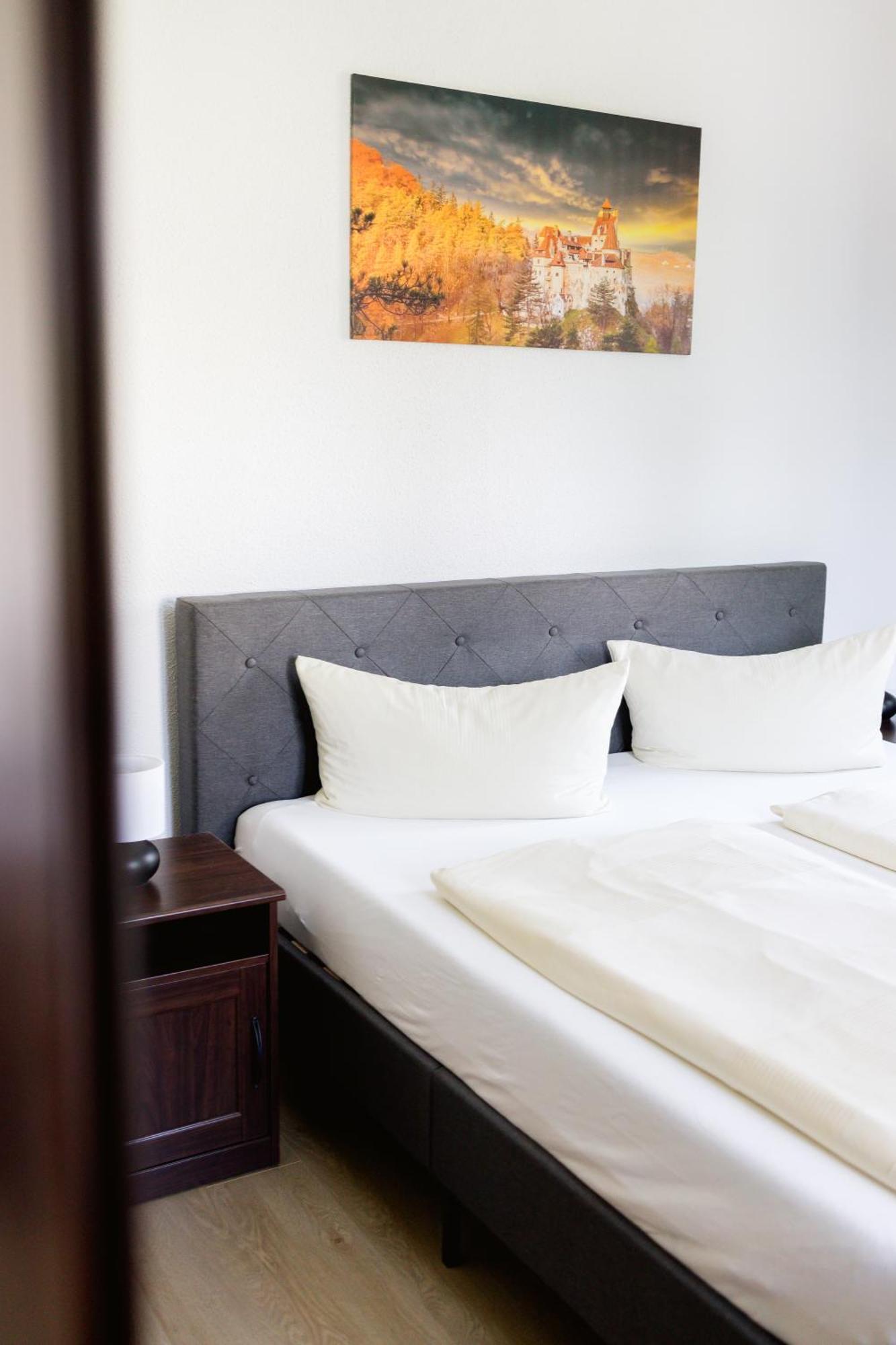 Fliegerhorst Hotel Дрезден Екстериор снимка