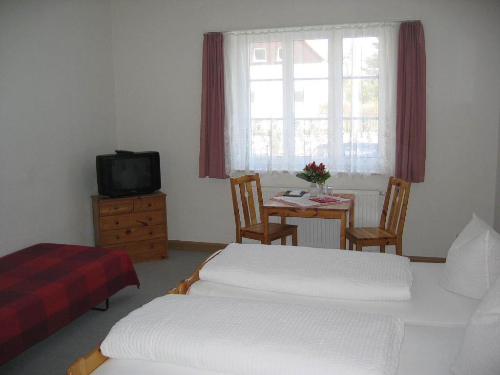 Fliegerhorst Hotel Дрезден Екстериор снимка